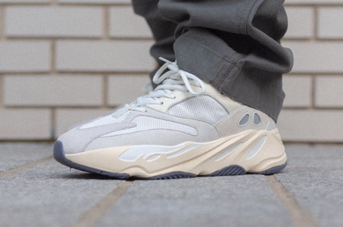 adidas YEEZY Boost 700 Analog イージー アナログ - スニーカー