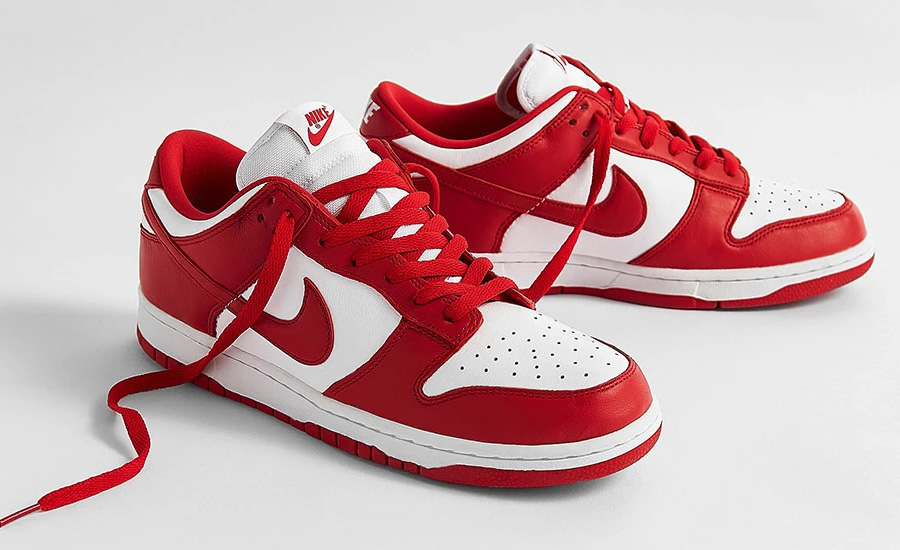 Nike｜赤白の名作カレッジカラーを纏った Dunk Low SP 