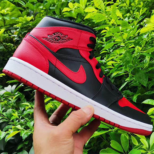 aj1 bred mid