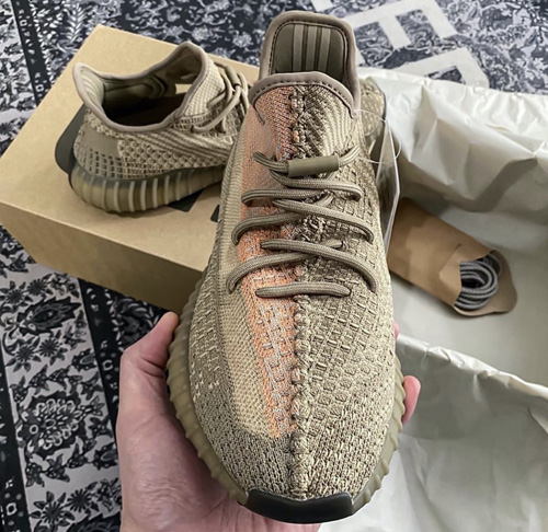 ☆YEEZY BOOST 350 V2 