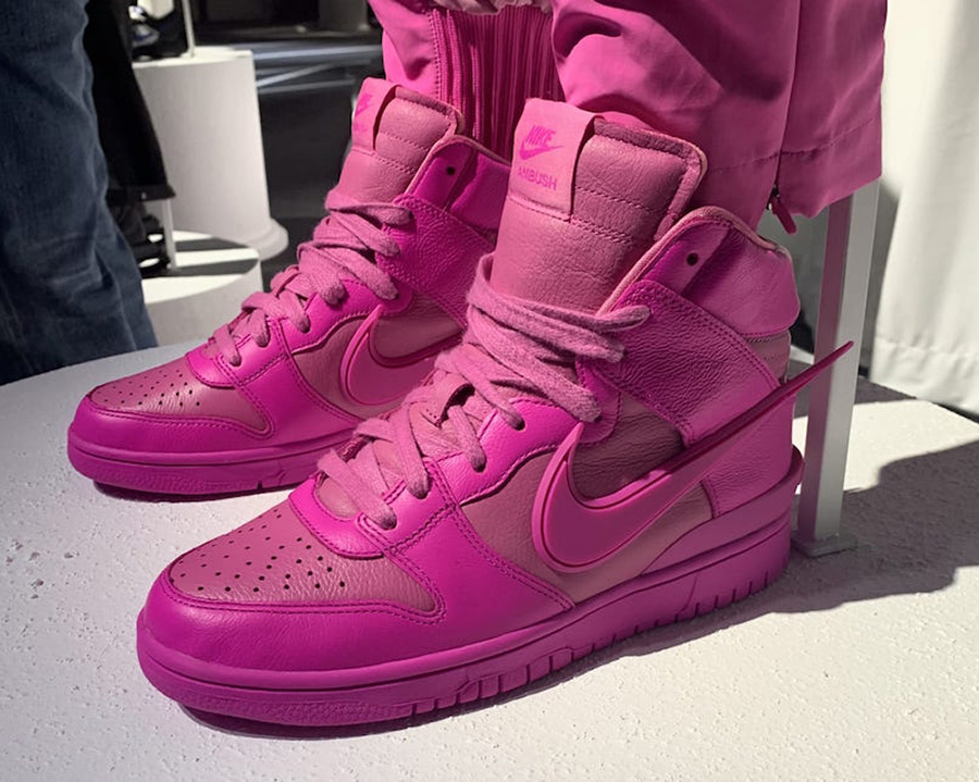 NIKE × AMBUSH ダンクHIGH Cosmic Fuchsia