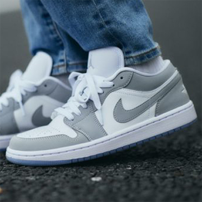 NIKE WMNS AIR JORDAN 1 LOW ウルフグレー