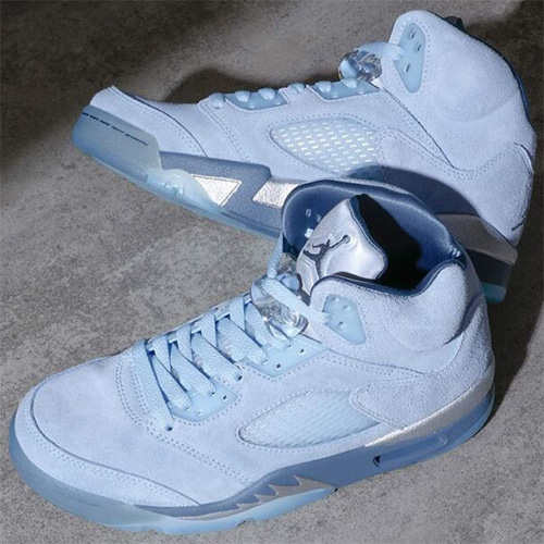 雲ひとつない青空