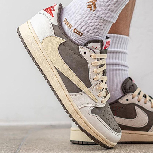 NIKE ナイキ エアジョーダン1 リバースモカ travis Scott