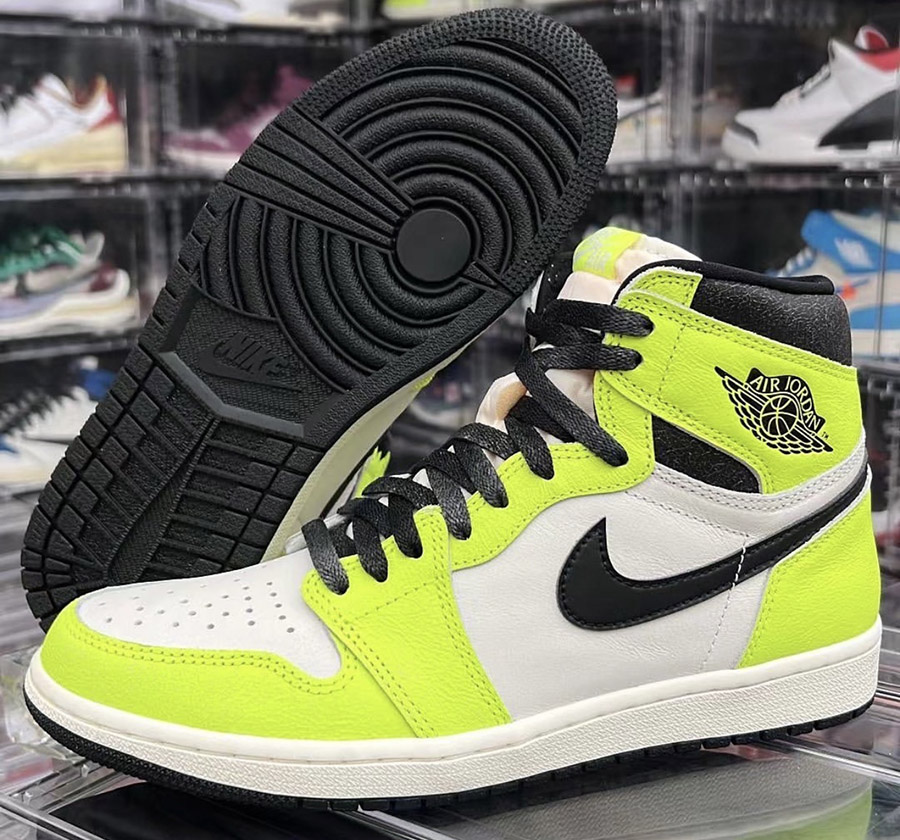 Nike Air Jordan1 High OG Volt Visionaire - スニーカー